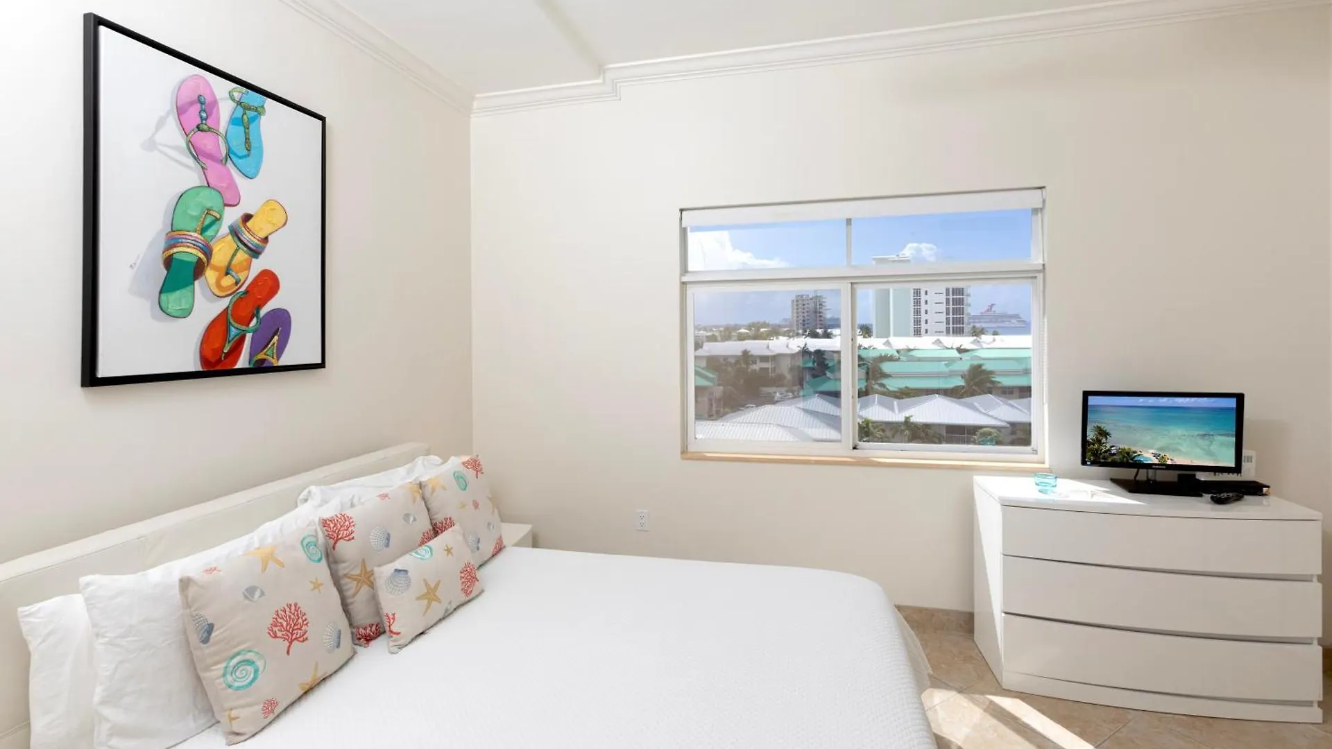 South Bay Beach Club 31- 3 Bedroom 2 Bathroom Unit George Town Apartment