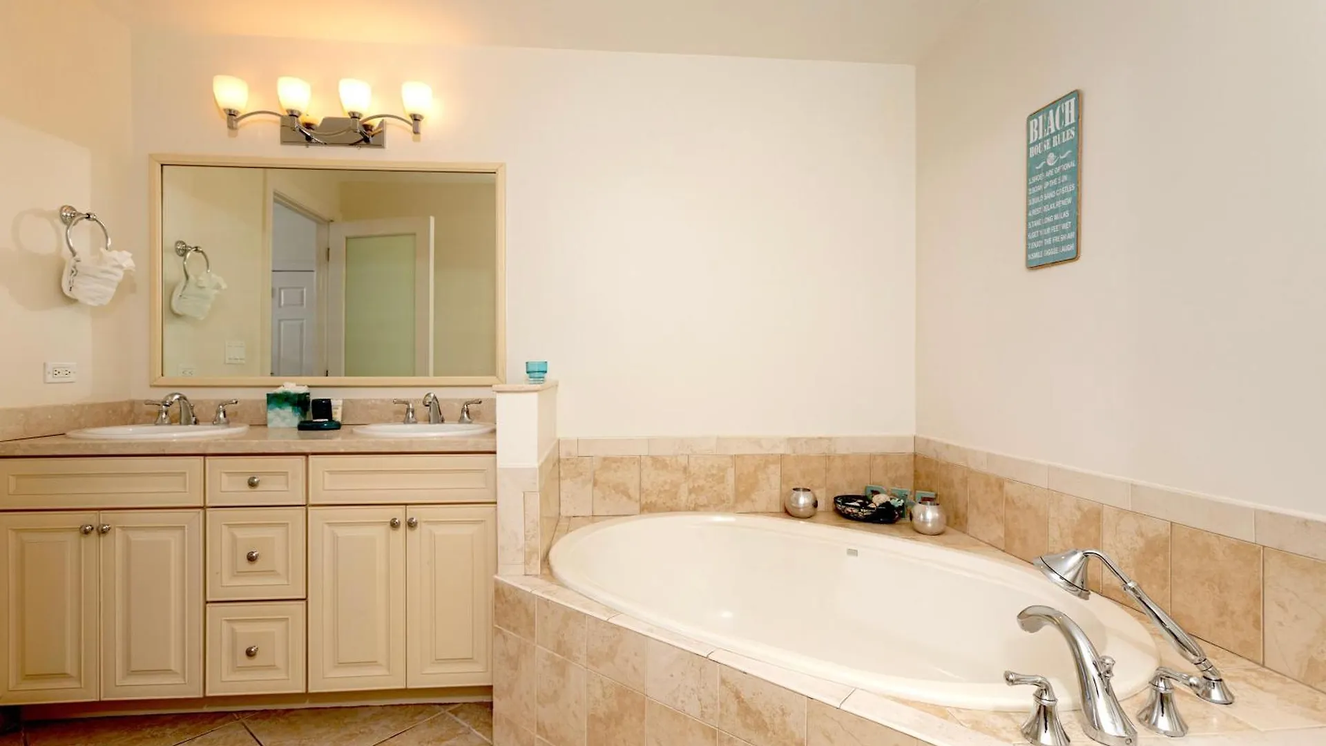 South Bay Beach Club 31- 3 Bedroom 2 Bathroom Unit George Town Apartment