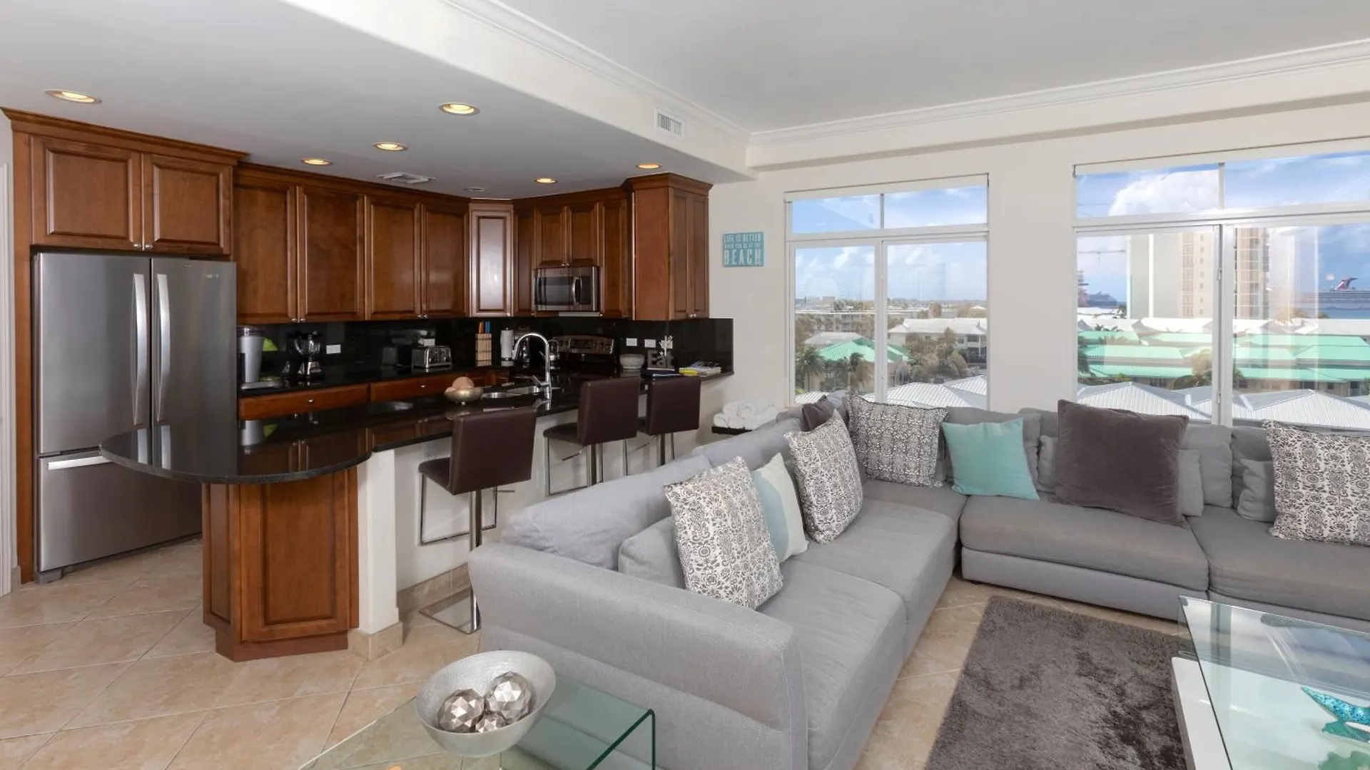 Apartment South Bay Beach Club 31- 3 Bedroom 2 Bathroom Unit George Town Cayman Islands
